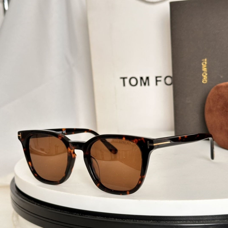 TOM FORD
